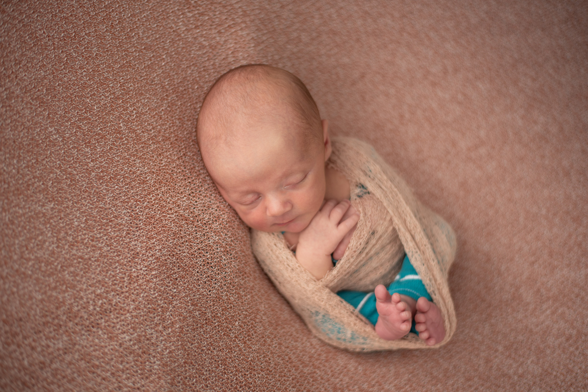 newborn em casa fotografa de recem nascidos 