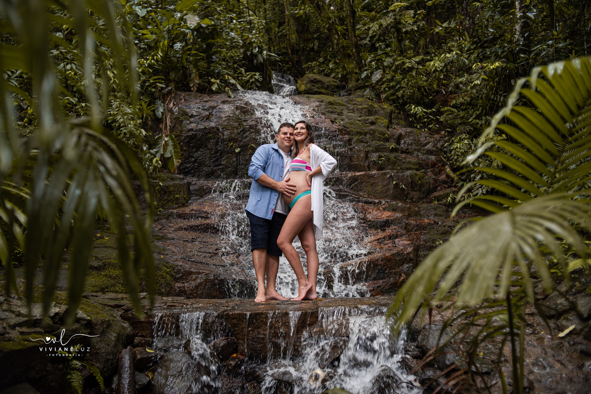 fotografia gestante natureza cachoeira em guaramirim