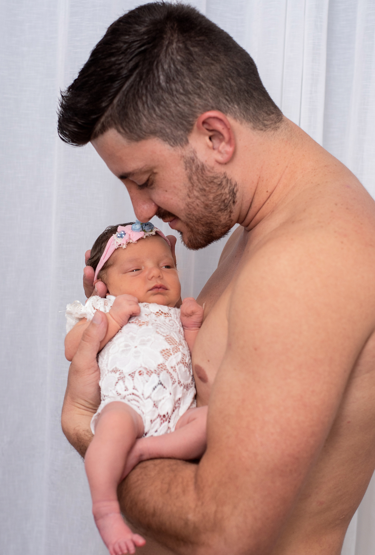 newborn com pai dia dos pais