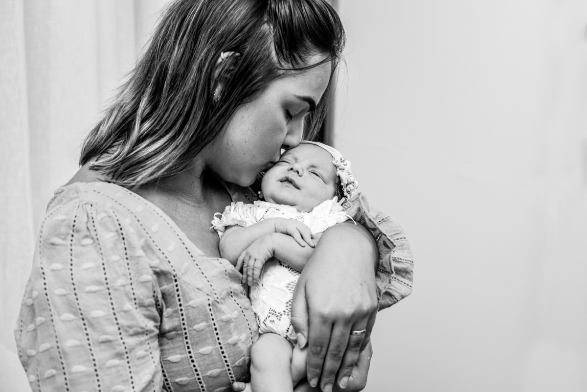 newborn com mamãe dia das mães