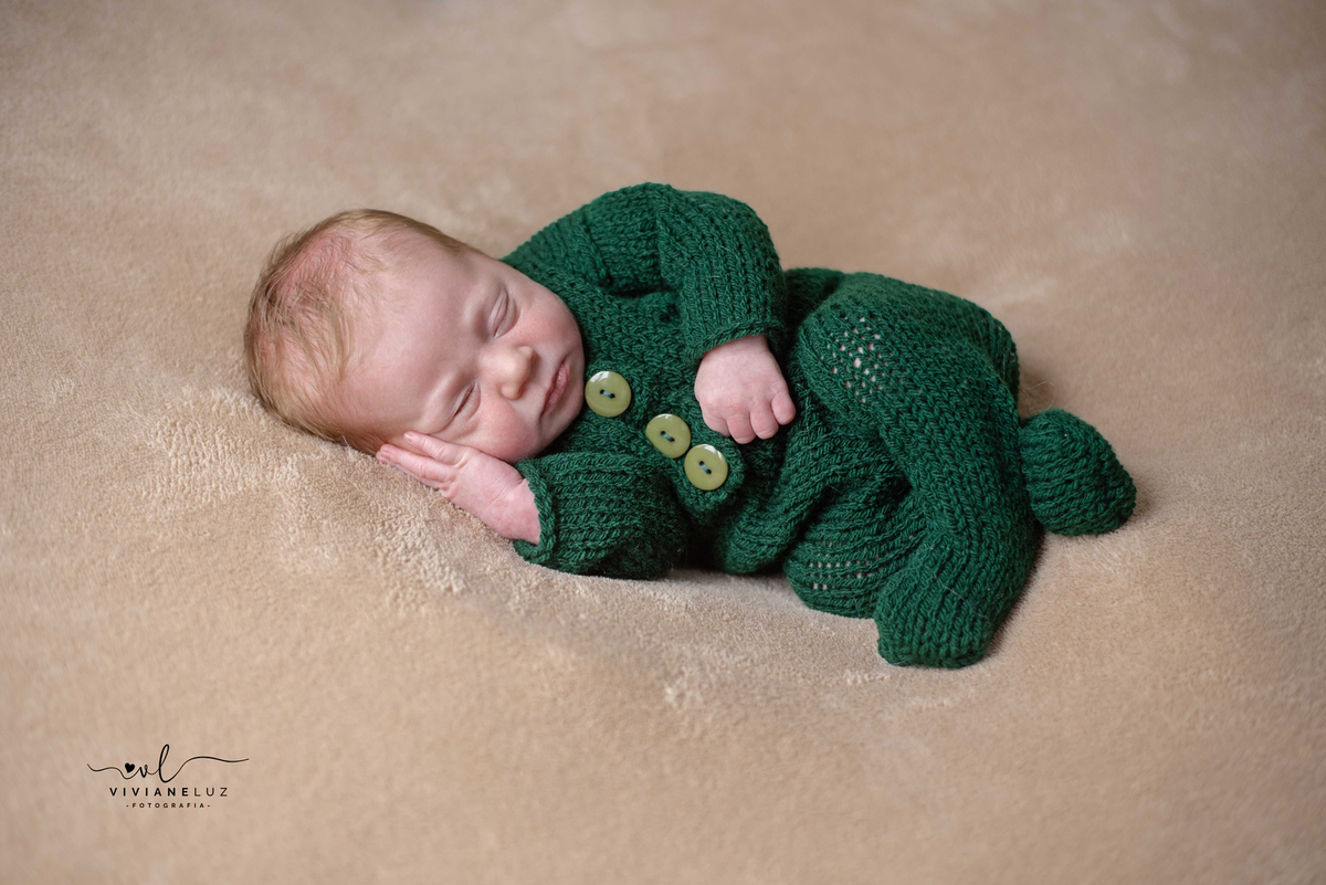 pose de newborn de ladinho