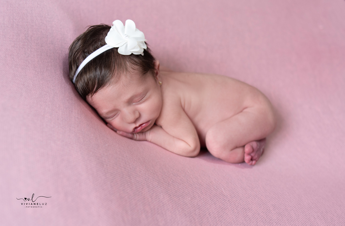 newborn maria luisa em casa com 8 dias
