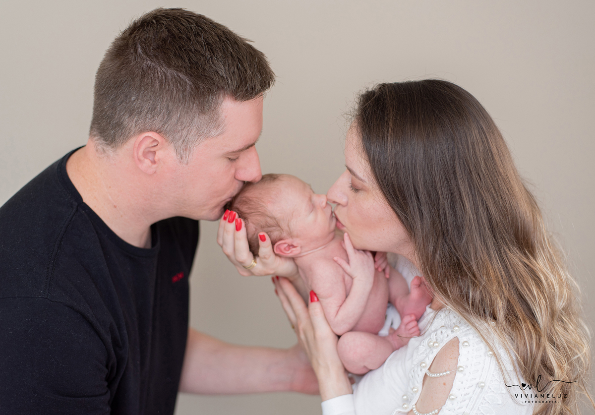 ensaio newborn na casa do cliente viviane luz fotografias