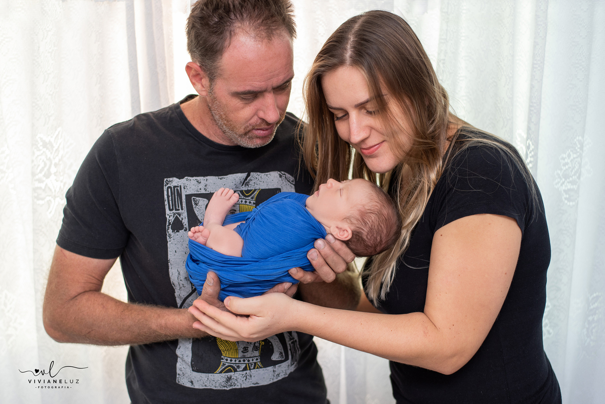 ensaio em casa com pais newborn