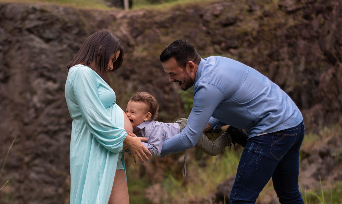 a espera mais lindo com irmãozinho irmão