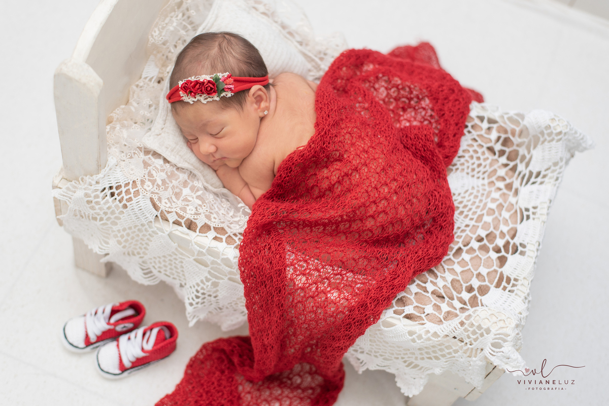 foto de all star vermelho bebê ensaio newborn