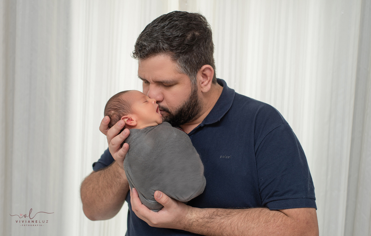 dia dos pais em casa ensaio newborn beijinho do papai