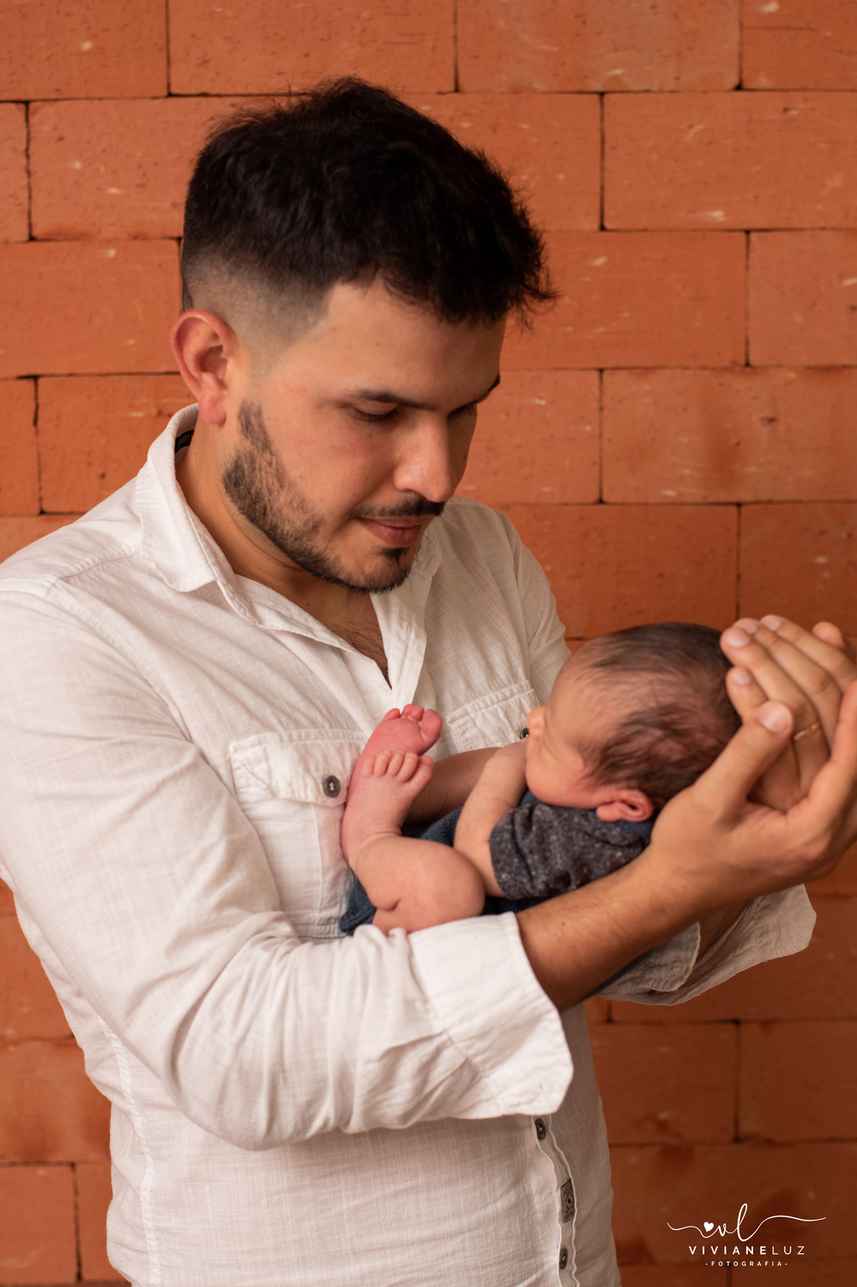 ensaio newborn em casa com papai