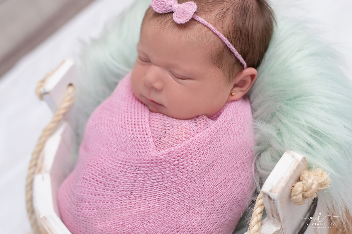 ensaio newborn de menina cor de rosa guaramirim jaragua do sul