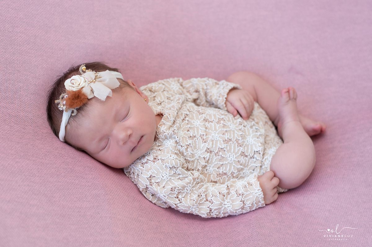 ensaio newborn em casa viviane luz fotografias