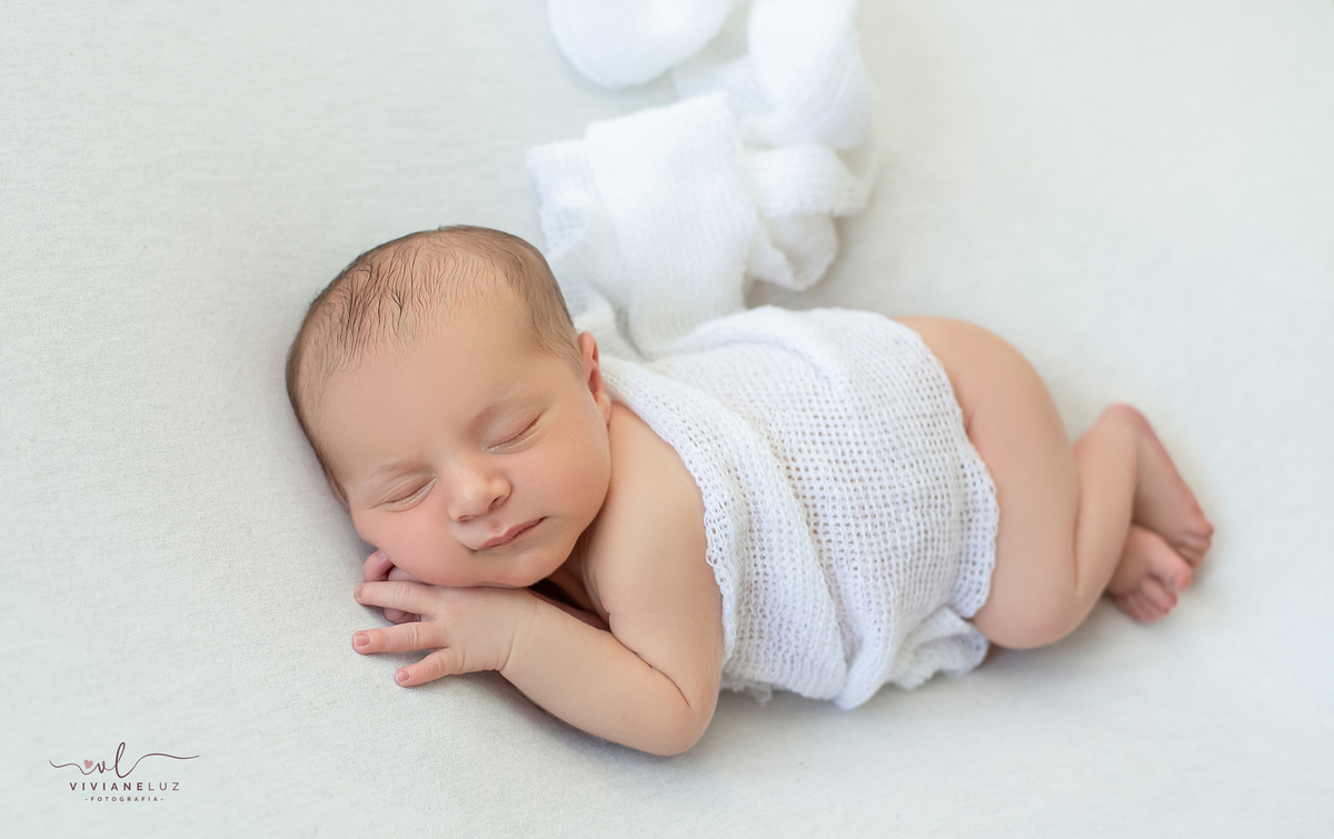 ENSAIO NEWBORN EM CASA MENINO