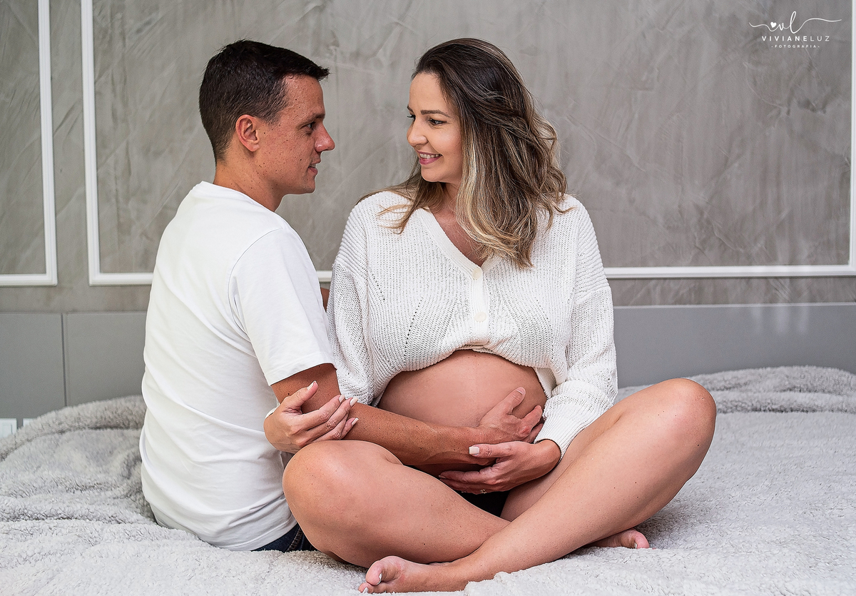 mae de menina papai espera ansioso