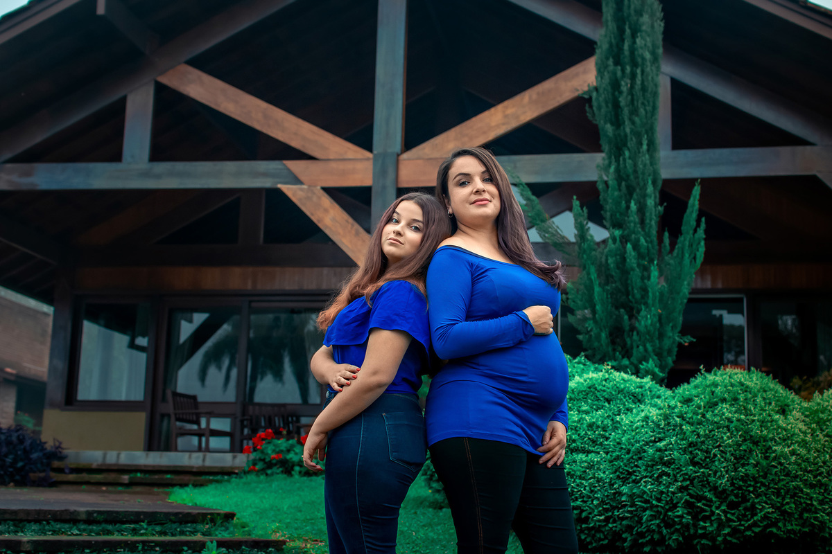 As irmãs lindas no ensaio de gestante em Nova Petrópolis.