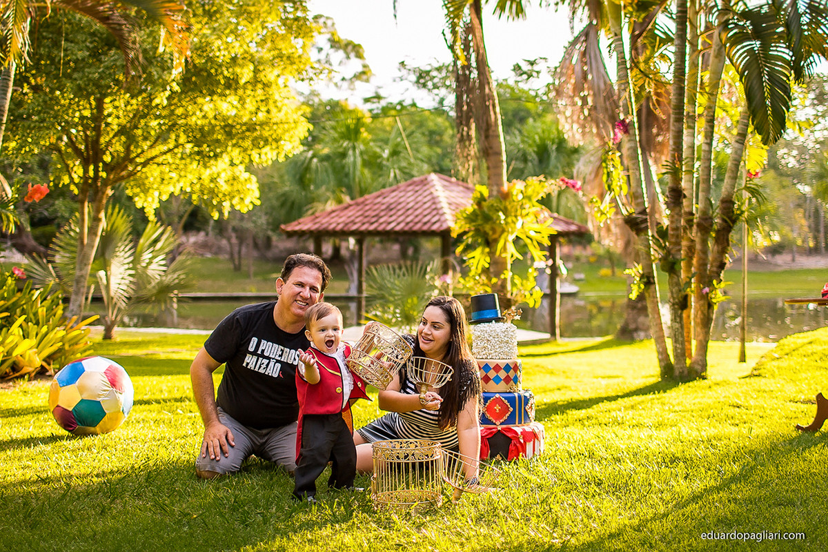 ensaio de um aninho com tema de circo