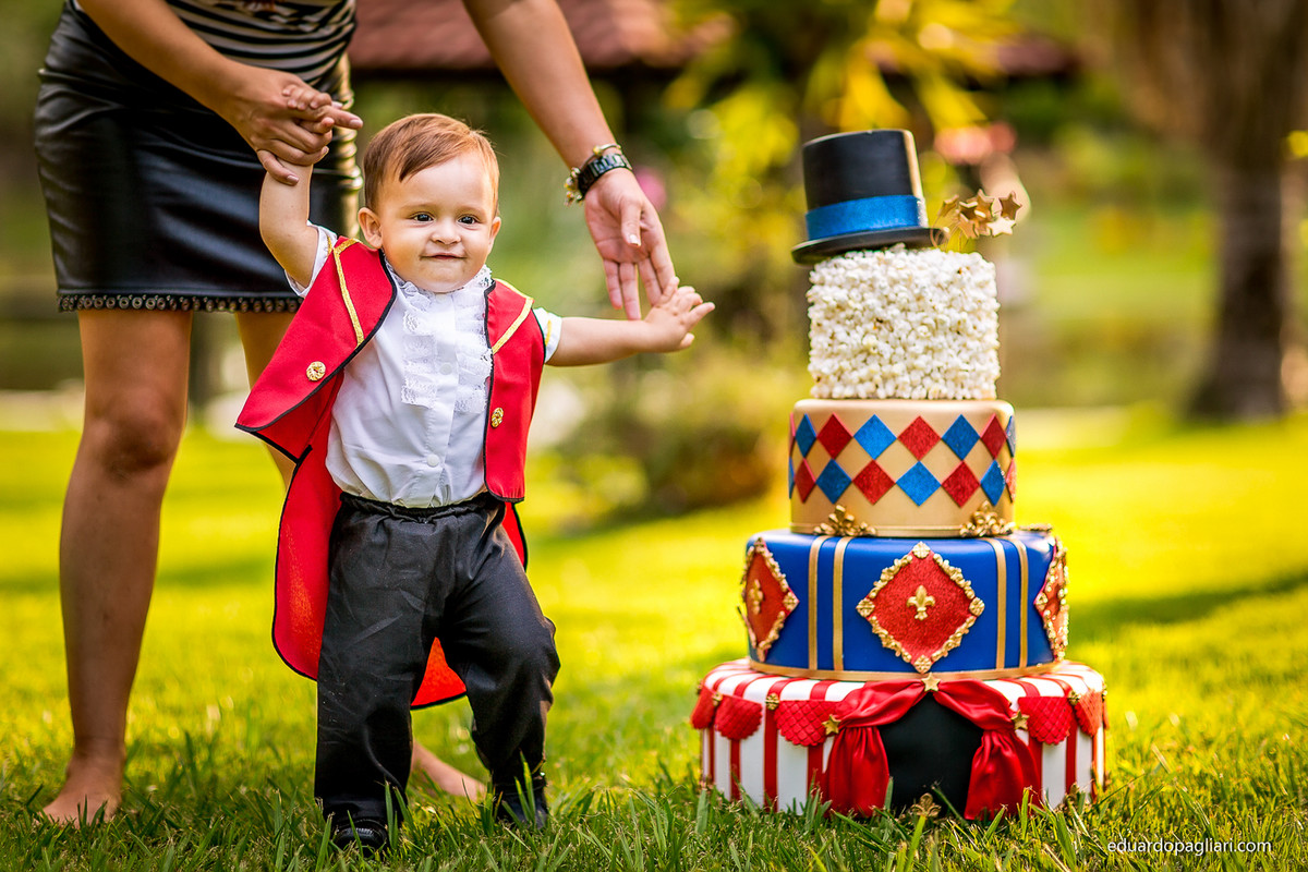 ensaio de um aninho com tema de circo