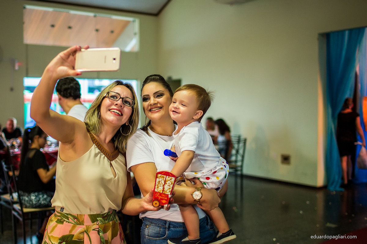 festa de aniversario com tema de magico