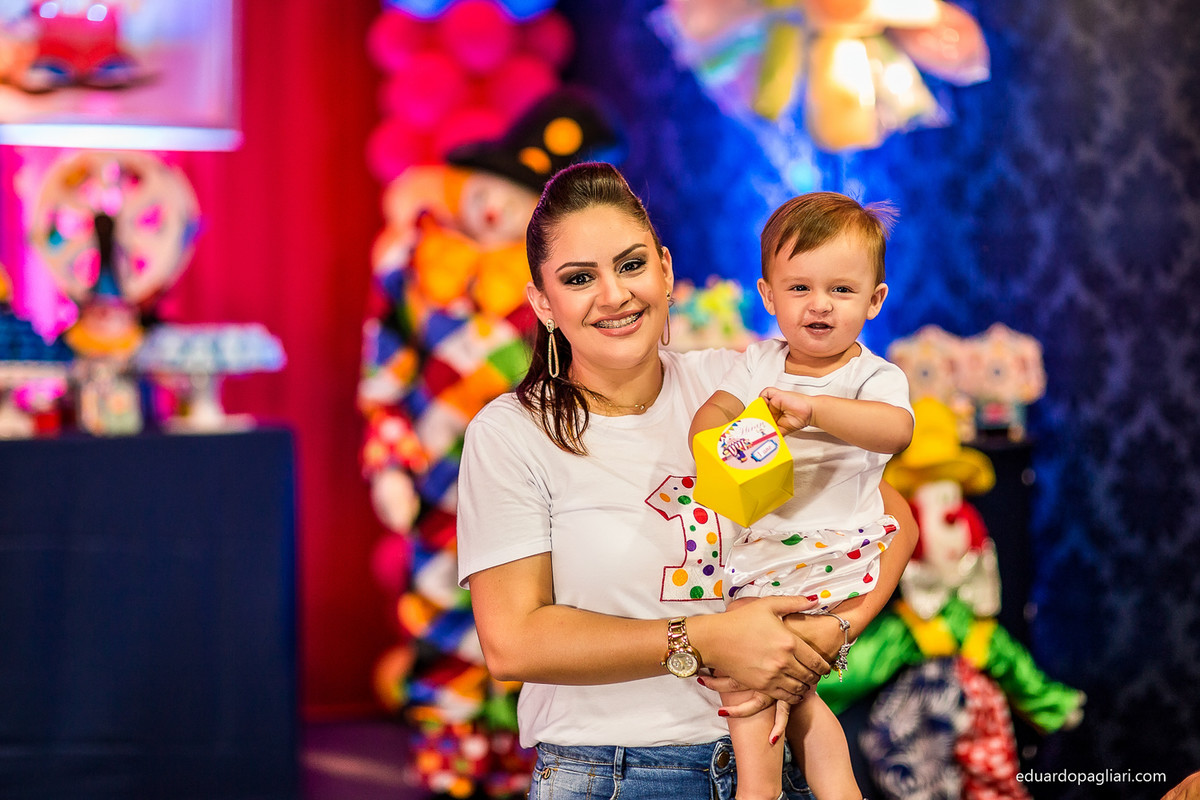 festa de aniversario com tema de magico