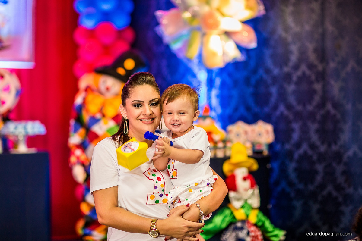 festa de aniversario com tema de magico