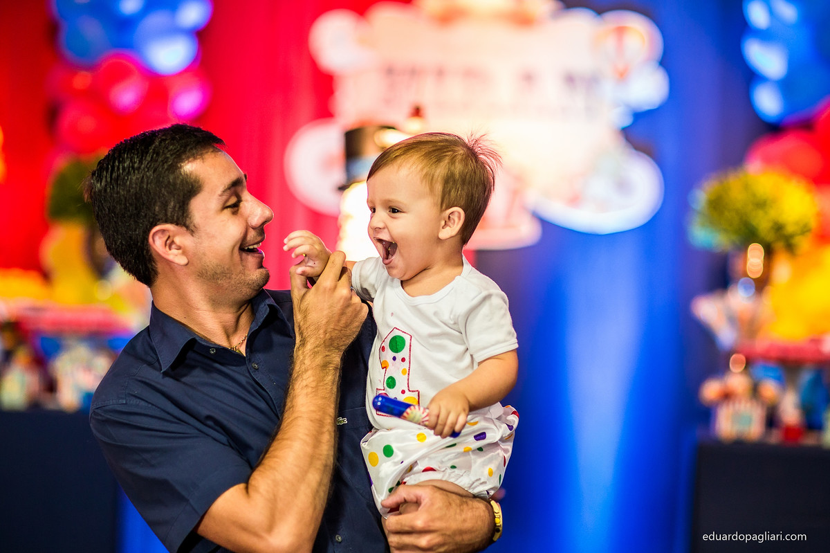 festa de aniversario com tema de magico