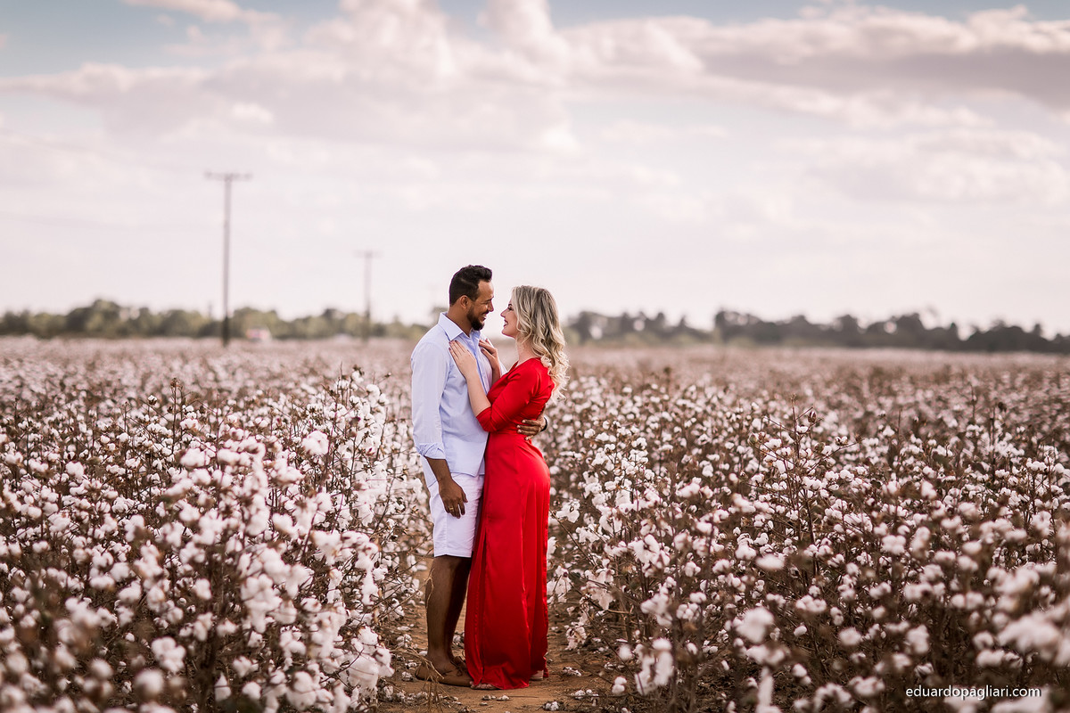 Pre casamento em sinop com vestido vermelho
