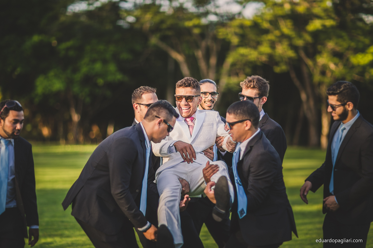 Casamento com fotos criativas dos padrinhos