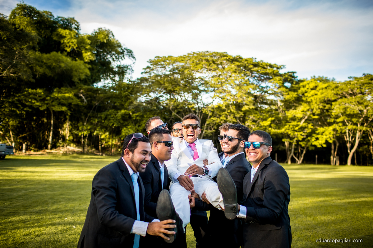 Casamento com fotos criativas dos padrinhos