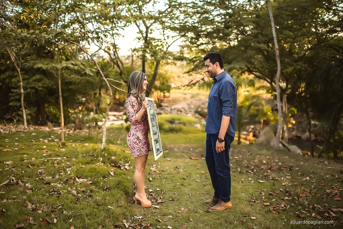 surpresa para contar gravidez ao marido ensaio revelação de gravidez