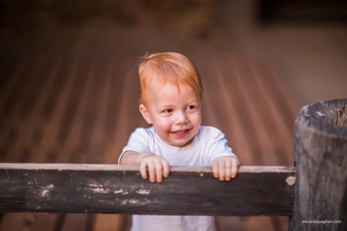 ensaio em família com o tema bombeiro