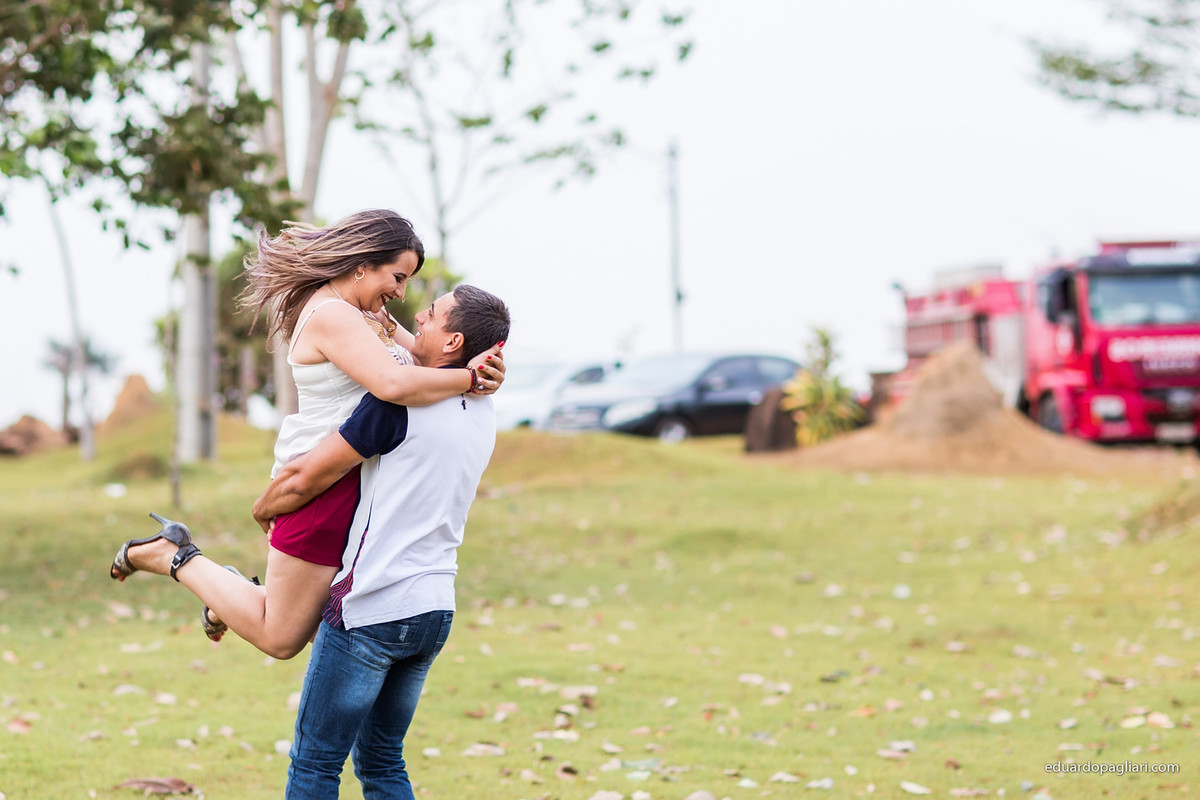 ensaio de casamento com bombeiro