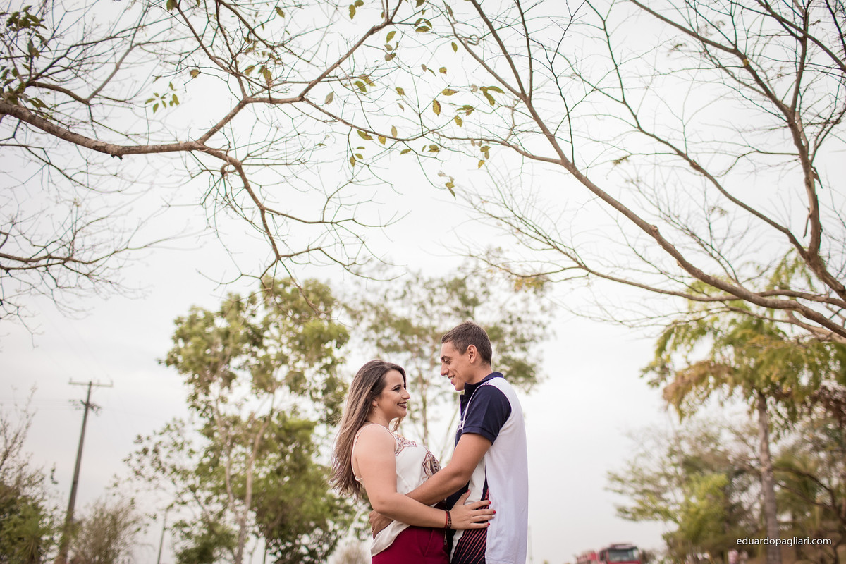 ensaio de casamento com bombeiro