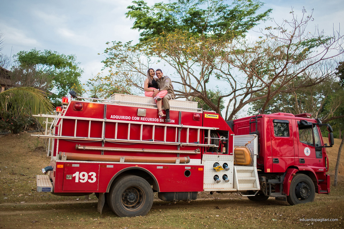 ensaio de casamento caminhão bombeiros