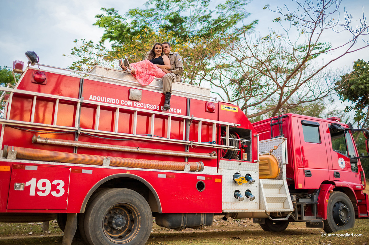 ensaio de casamento caminhão bombeiros