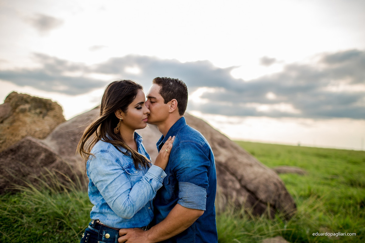 pre casamento no meio do pasto