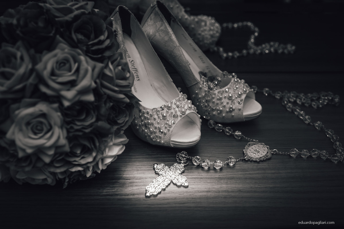 detalhe do vestido da noiva