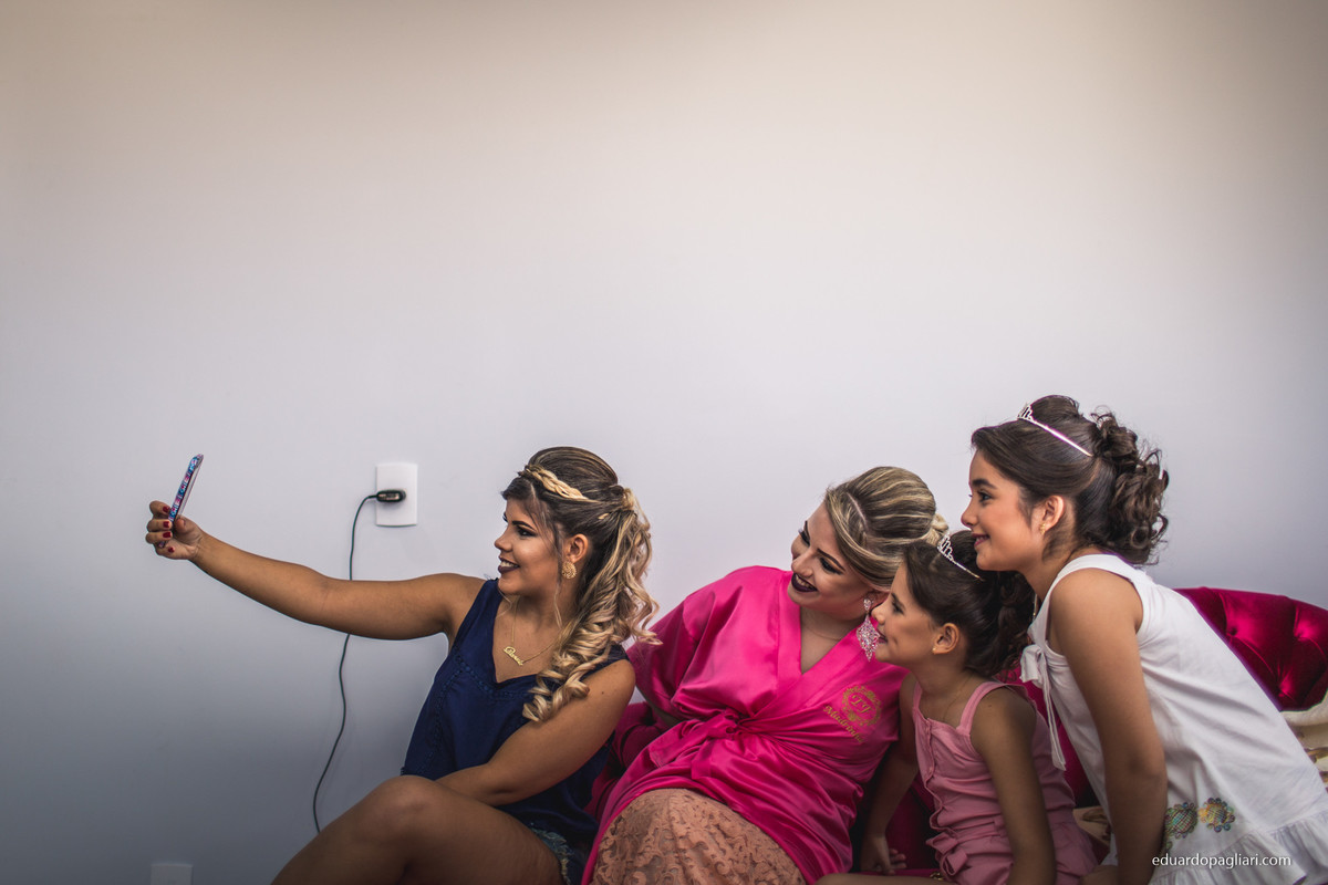 detalhe do vestido da noiva