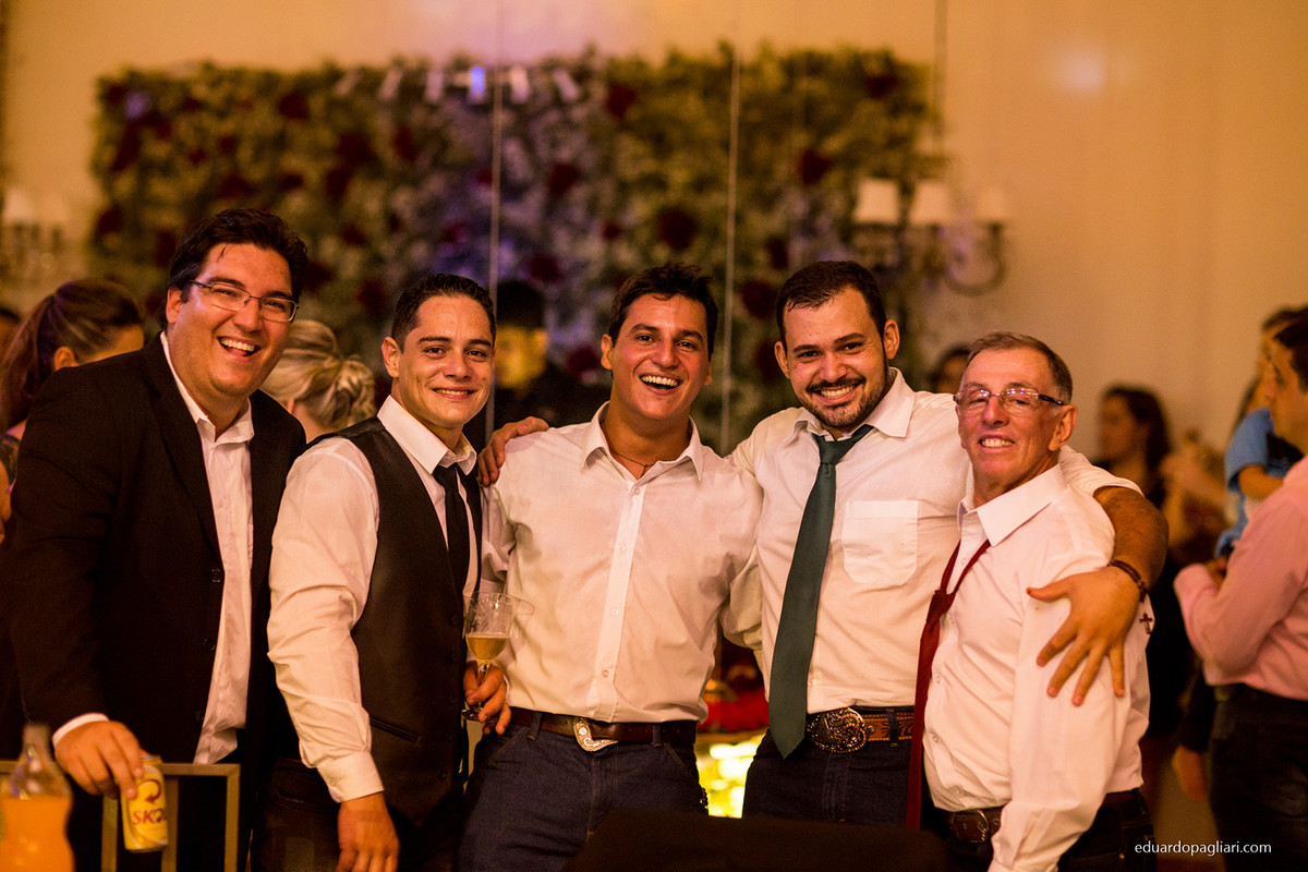 casamento casal chorando