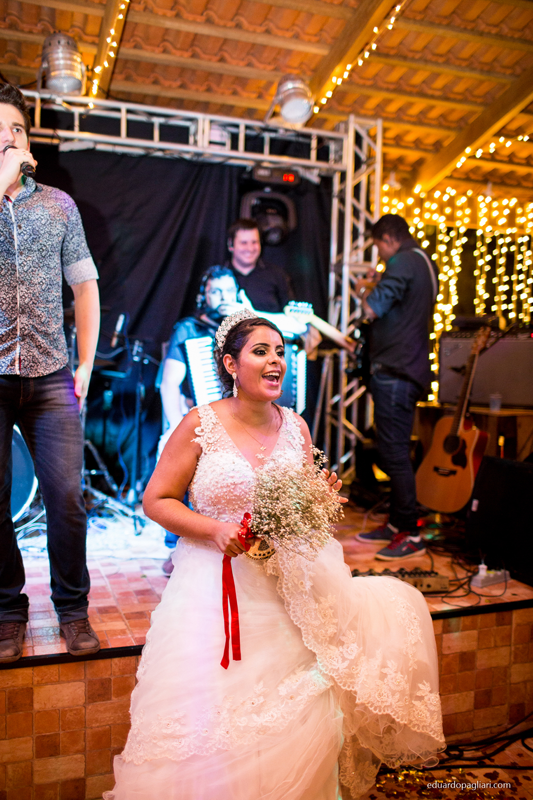 casamento casal chorando