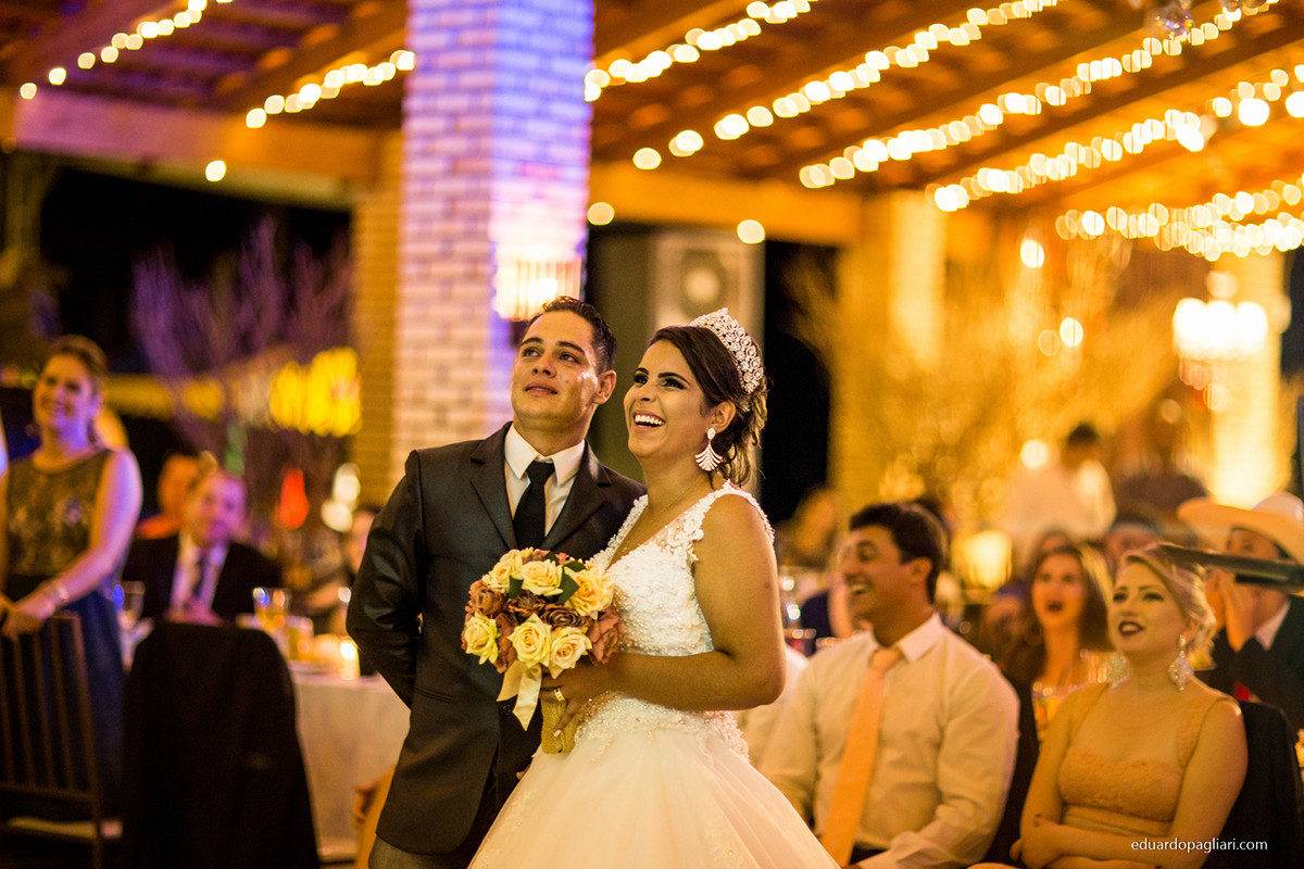 casamento casal chorando
