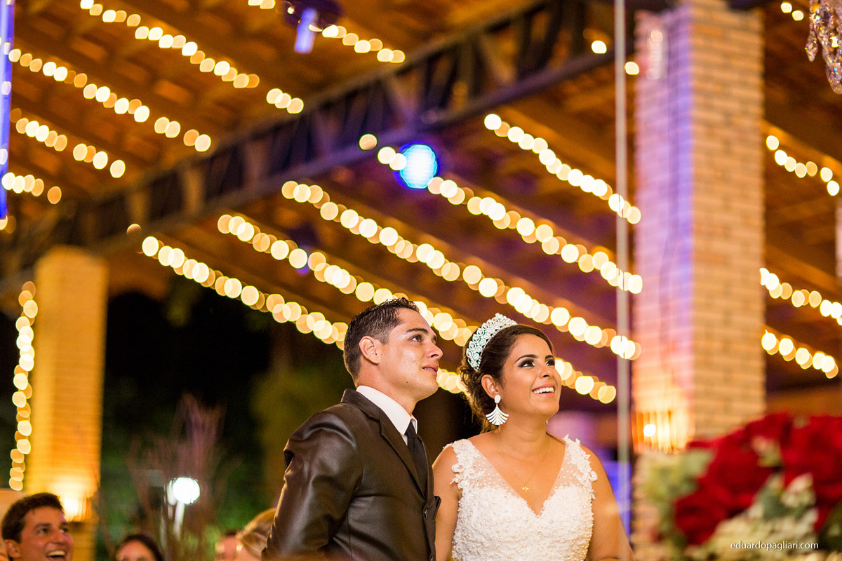 casamento casal chorando
