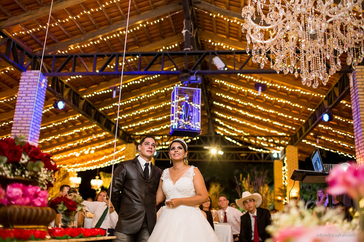 casamento casal chorando