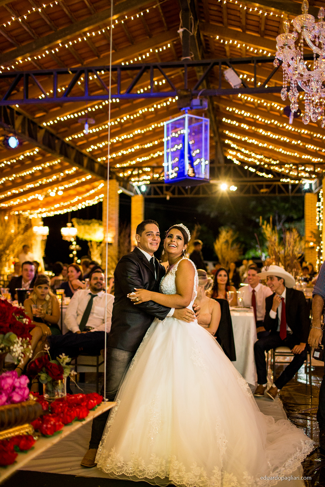 casamento casal chorando