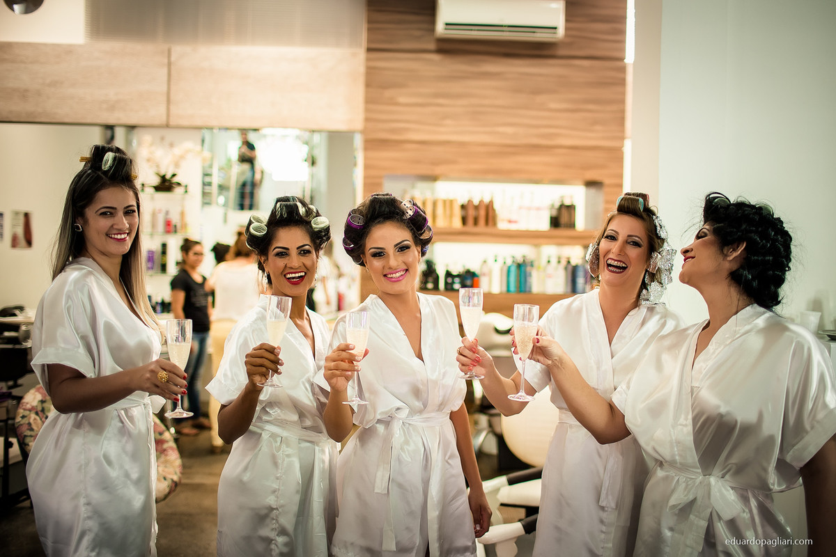 noiva fazendo brinde em colider mato grosso