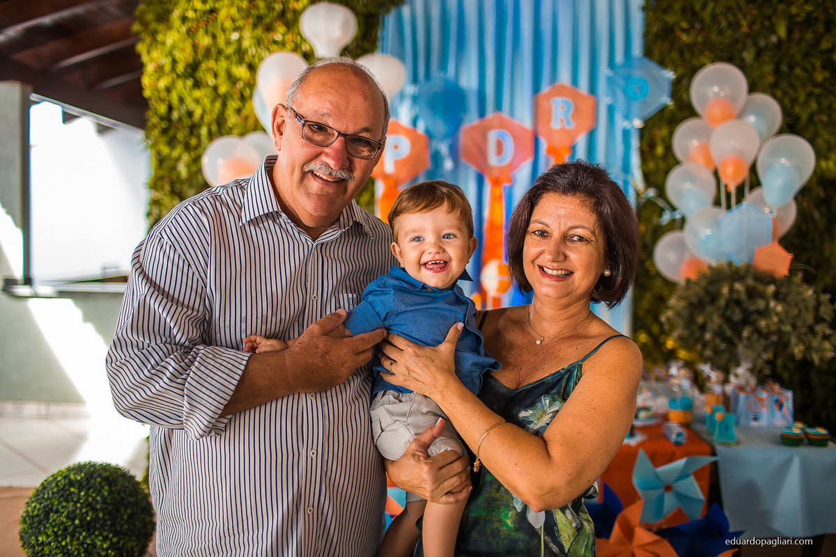 aniversario de um aninho com decoração de pipa