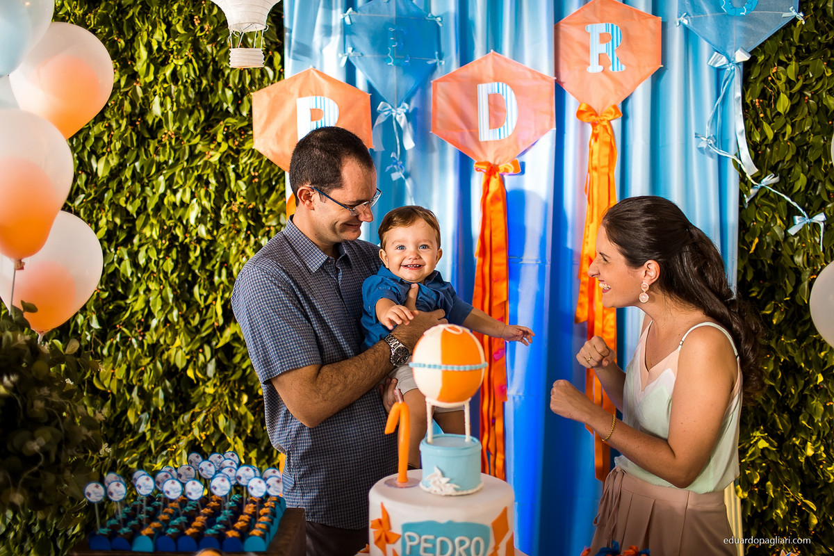 aniversario de um aninho com decoração de pipa