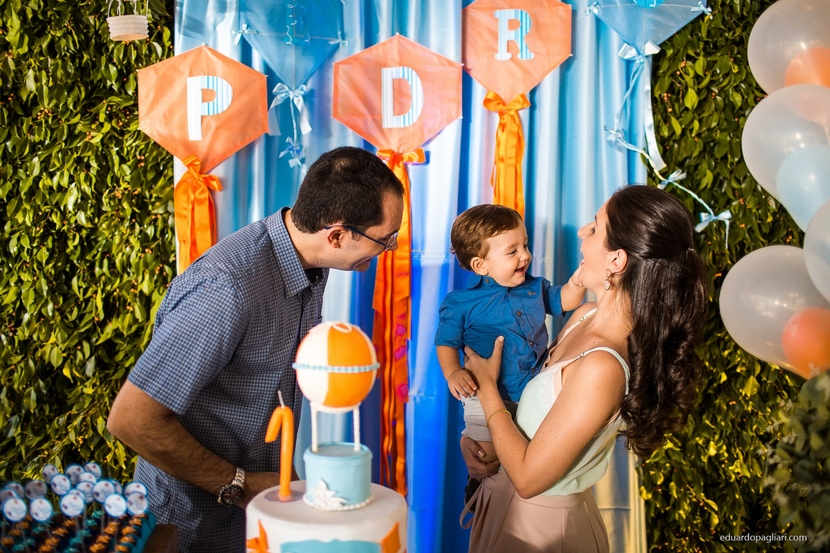 aniversario de um aninho com decoração de pipa