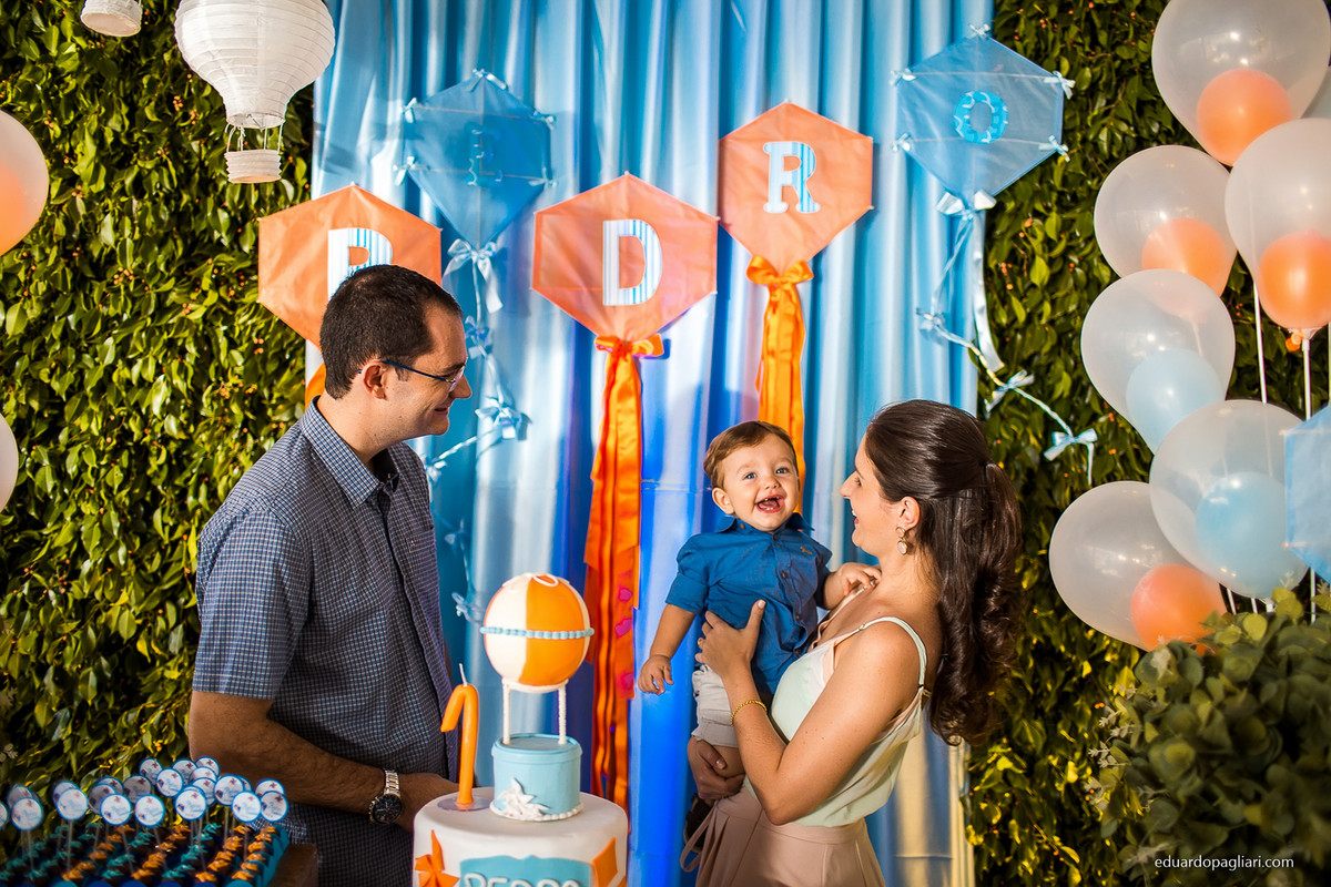 aniversario de um aninho com decoração de pipa