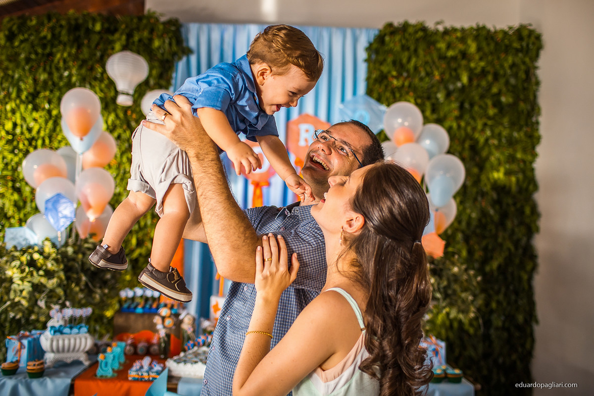 aniversario de um aninho com decoração de pipa