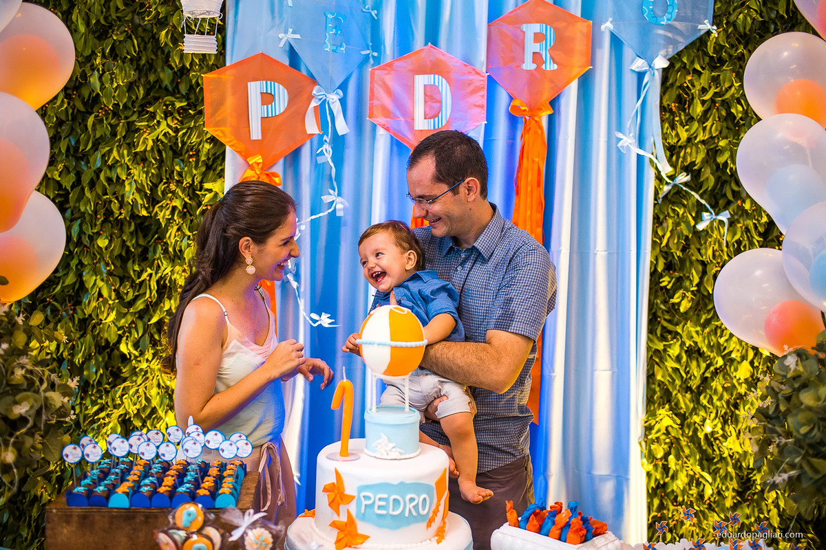 aniversario de um aninho com decoração de pipa