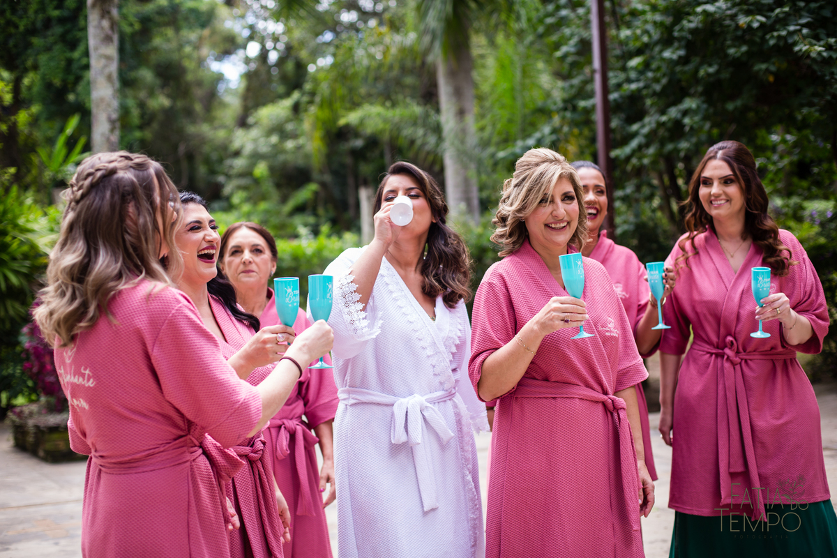 casamento ao ar livre, casamento villa mandacaru, casamento em itu, casamento interior de sp, casamento de dia, casamento fim de tarde, noiva, noivo, casamento por do sol, casamento embaixo da arvore, casamento no campo, borboletas em casamento