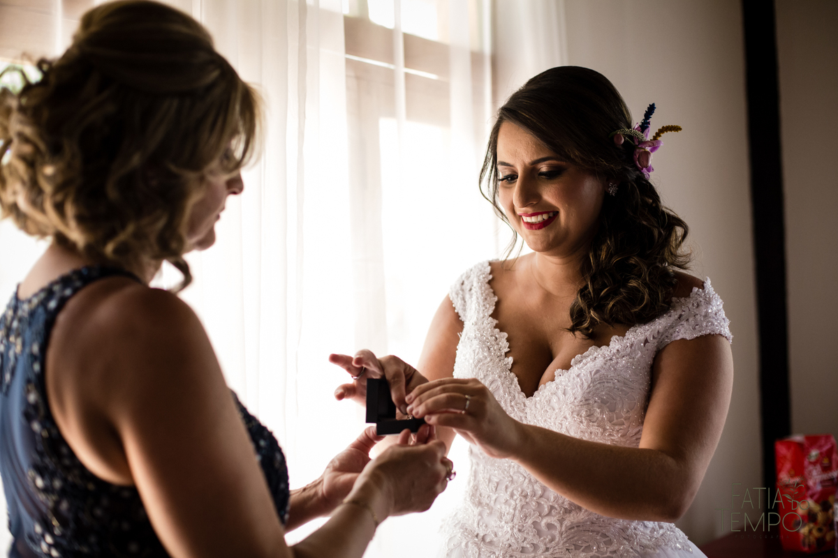 casamento ao ar livre, casamento villa mandacaru, casamento em itu, casamento interior de sp, casamento de dia, casamento fim de tarde, noiva, noivo, casamento por do sol, casamento embaixo da arvore, casamento no campo, borboletas em casamento